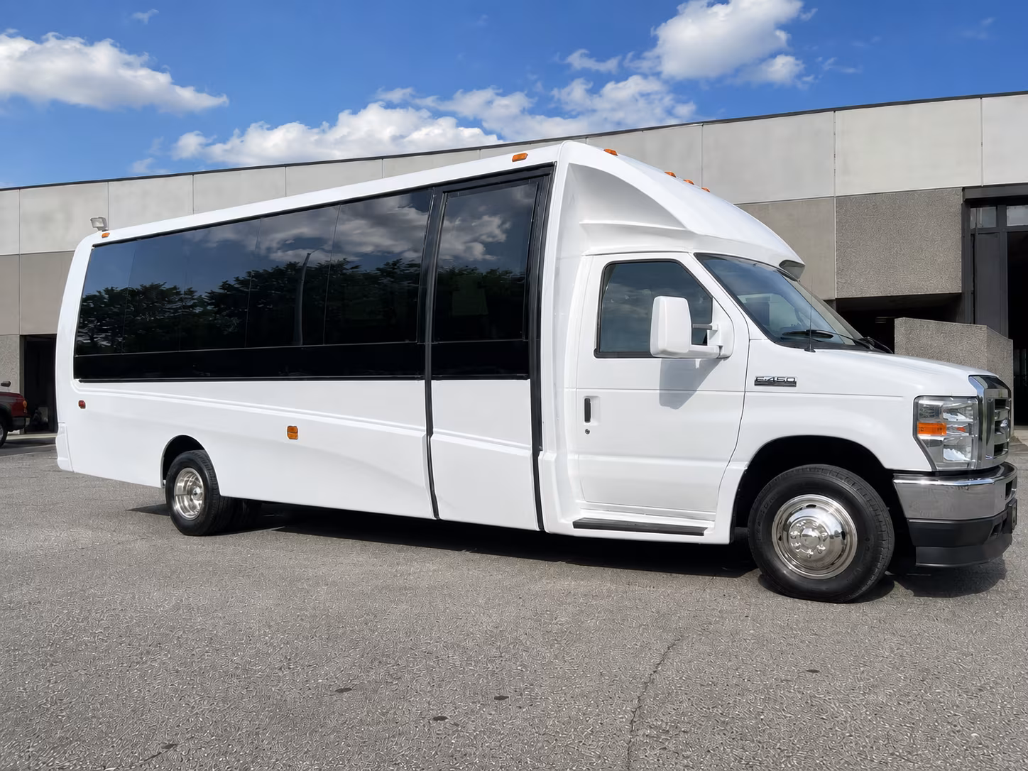 minibus wine tour rentals for smaller groups in fall river